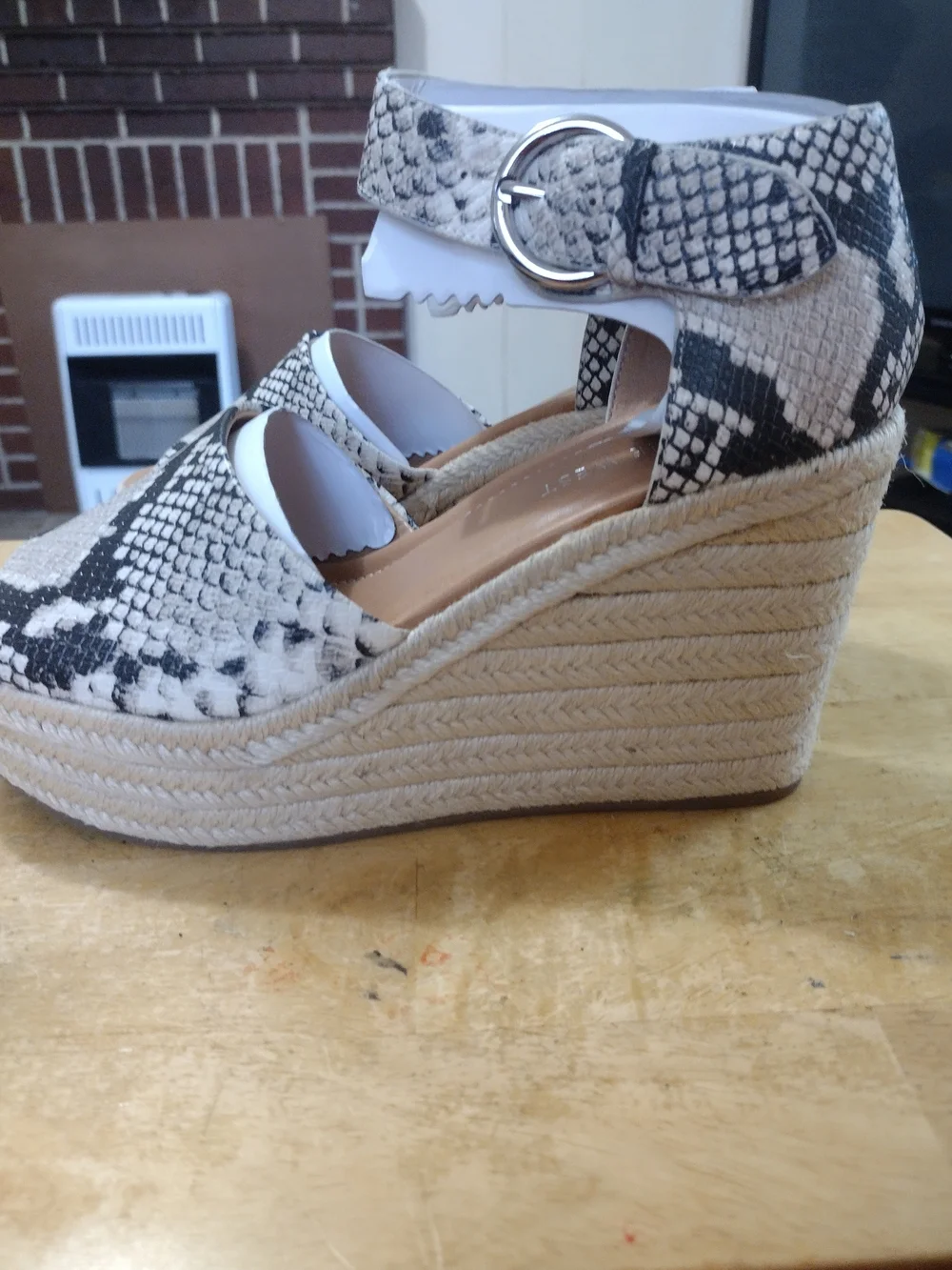 Womens Snake-Print Wedge Sandals in Black & White